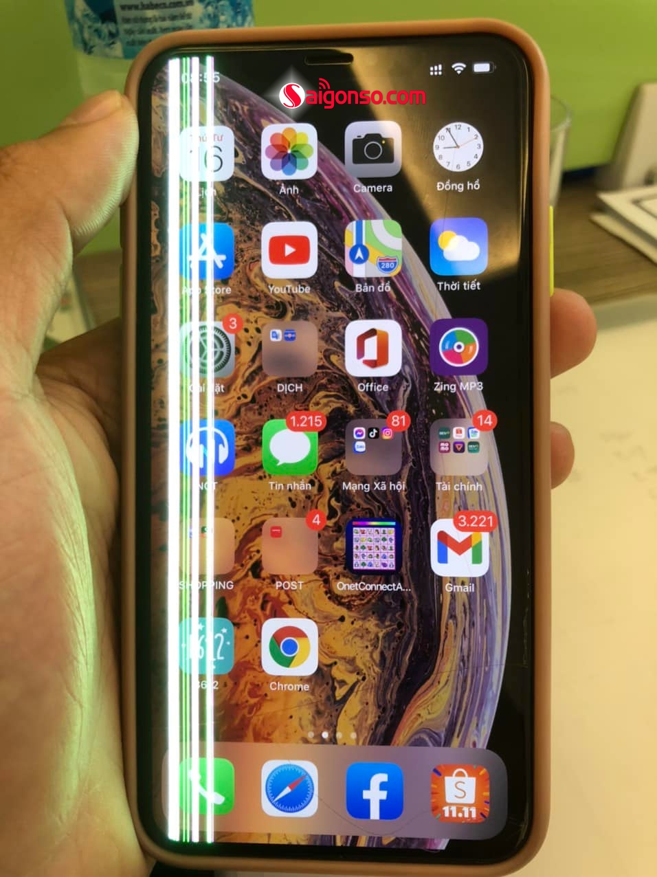 màn hình iphone xs max bị sọc xanh